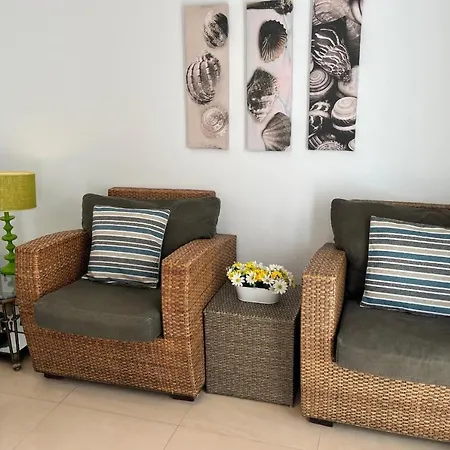 Willa Paradise - Lily