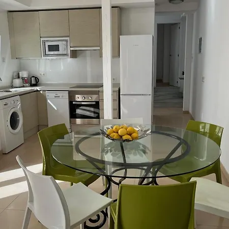 Villa Paradise - Lily *