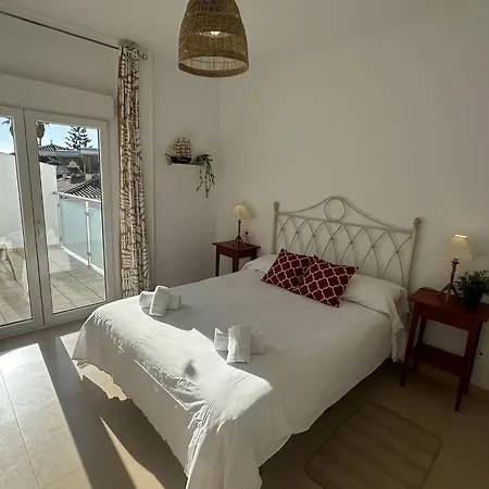 Villa Paradise - Lily