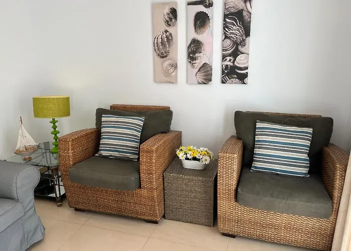 Villa Paradise - Lily