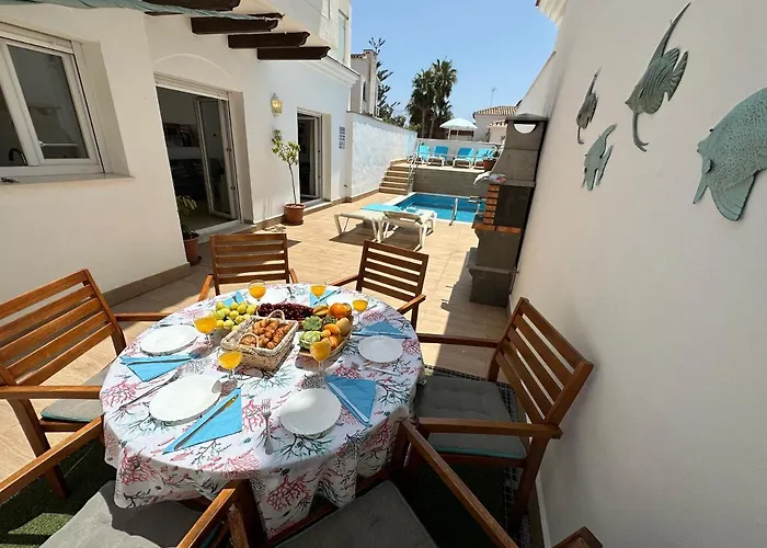 Villa Paradise - Lily *